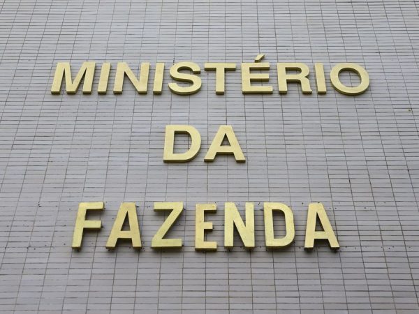 Alíquota-padrão do IVA ficará entre 25,45% e 27%, calcula Fazenda