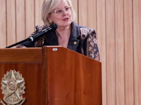 Rosa Weber: combate a fake news motiva discurso de ódio ao jornalismo