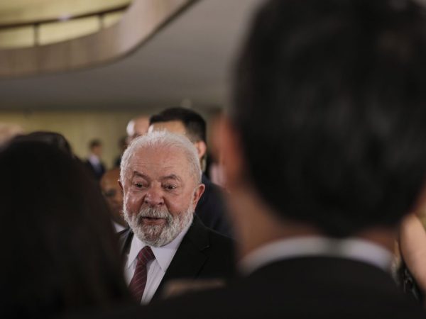 Após cirurgia, Lula vai despachar do Alvorada por 4 semanas