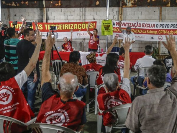Metroviários encerram greve em São Paulo