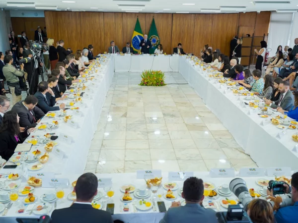 Indicação ao STF e à PRG depende de circunstâncias políticas, diz Lula
