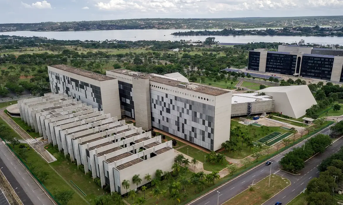 STJ empossa três ministros indicados por Lula