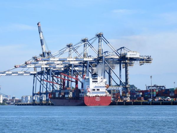 Balança comercial tem superávit recorde de US$ 8,959 bi em outubro