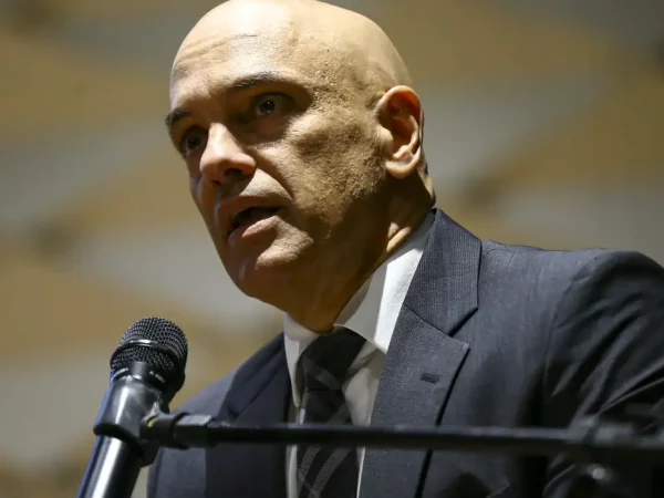 Alexandre de Moraes diz que Supremo não é composto por “covardes”