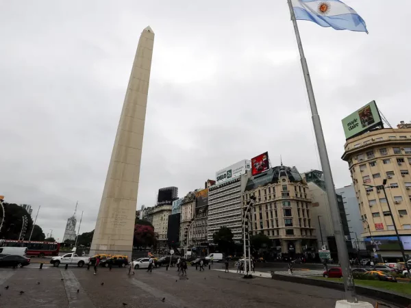 Sindicatos argentinos farão protestos contra corte de 7 mil servidores