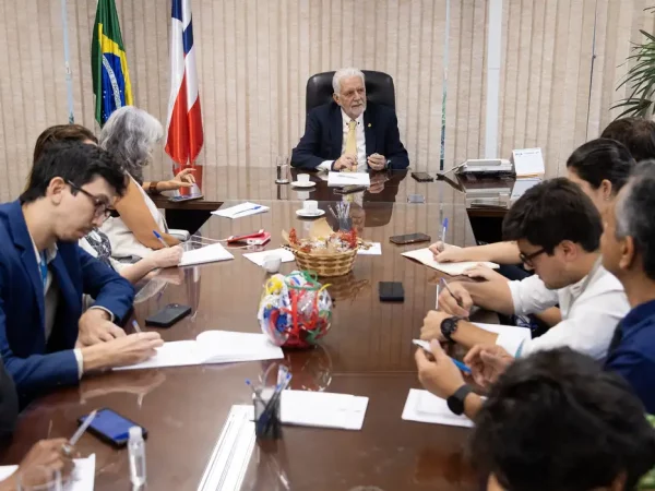 Lula não dividirá Ministério da Justiça, diz líder do governo