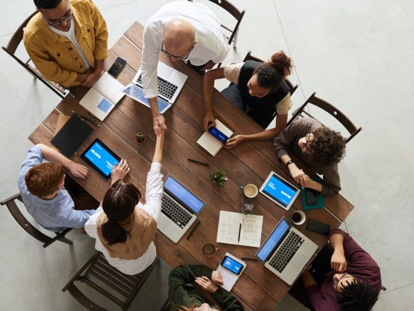 Em menos de seis meses, edtech que quer dar primeiro emprego em Tecnologia coloca brasileiros no Vale do Silício