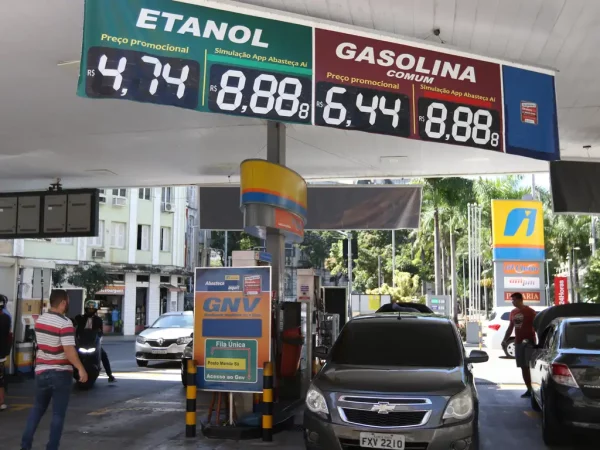 Entenda como os preços dos combustíveis se comportaram em 2023
