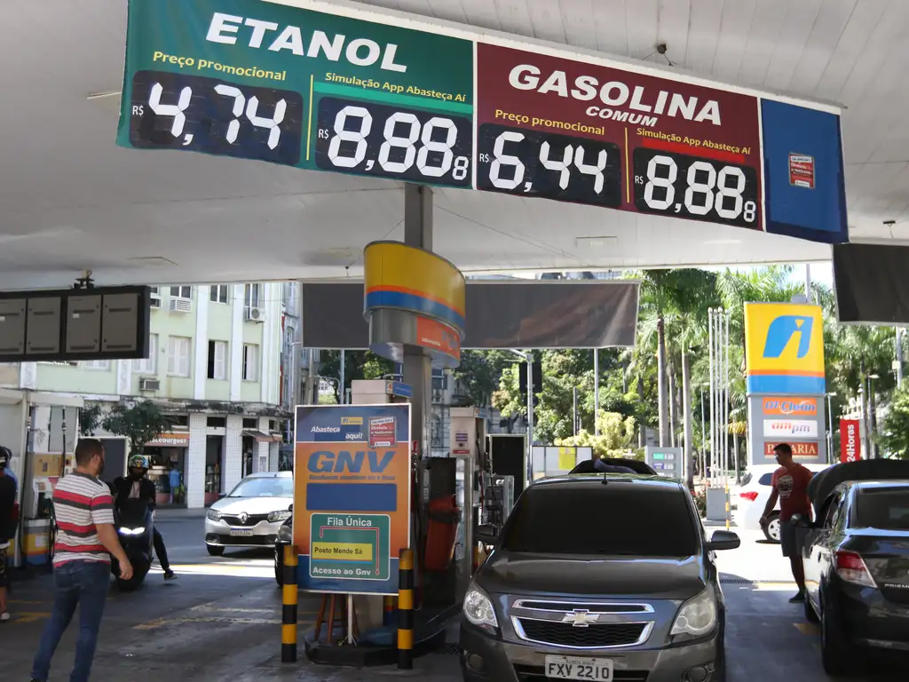 Entenda como os preços dos combustíveis se comportaram em 2023