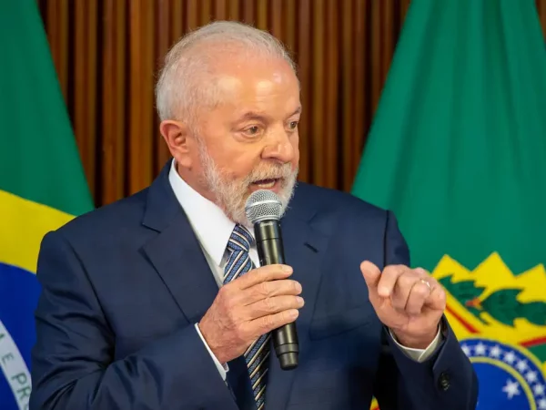 Lula reforça importância da memória para garantir democracia