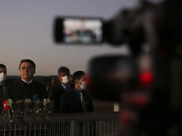 Fenaj: sem Bolsonaro, descredibilização da imprensa cai 91%