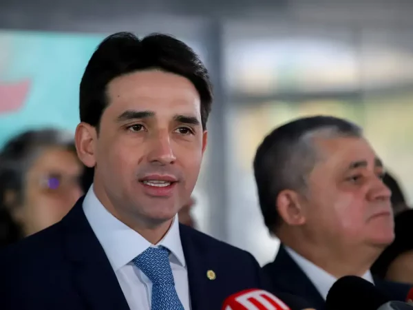 Governo estuda fundo de até R$ 6 bilhões para financiar aéreas
