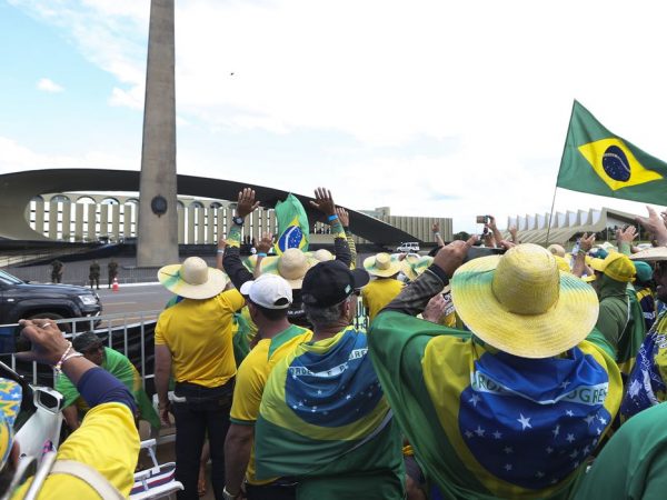 Forças Armadas têm responsabilidade política por 8/1, diz pesquisador