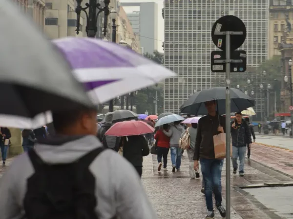 Cidade de São Paulo entra em estado de atenção para alagamentos