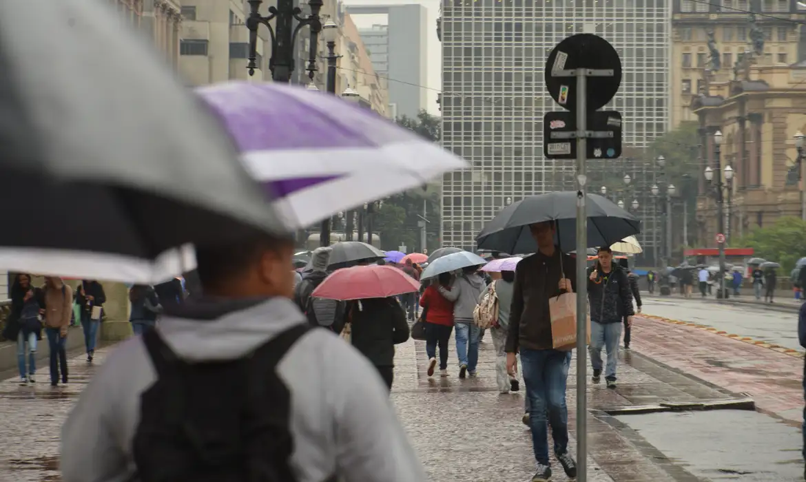 Cidade de São Paulo entra em estado de atenção para alagamentos