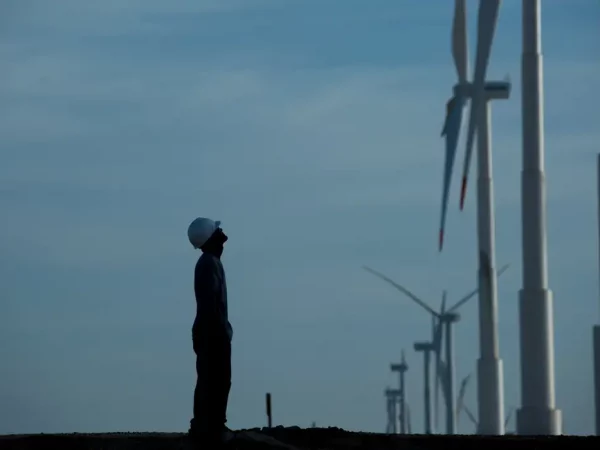 Geração de energia brasileira aumentou 10,3 mil MW em 2023