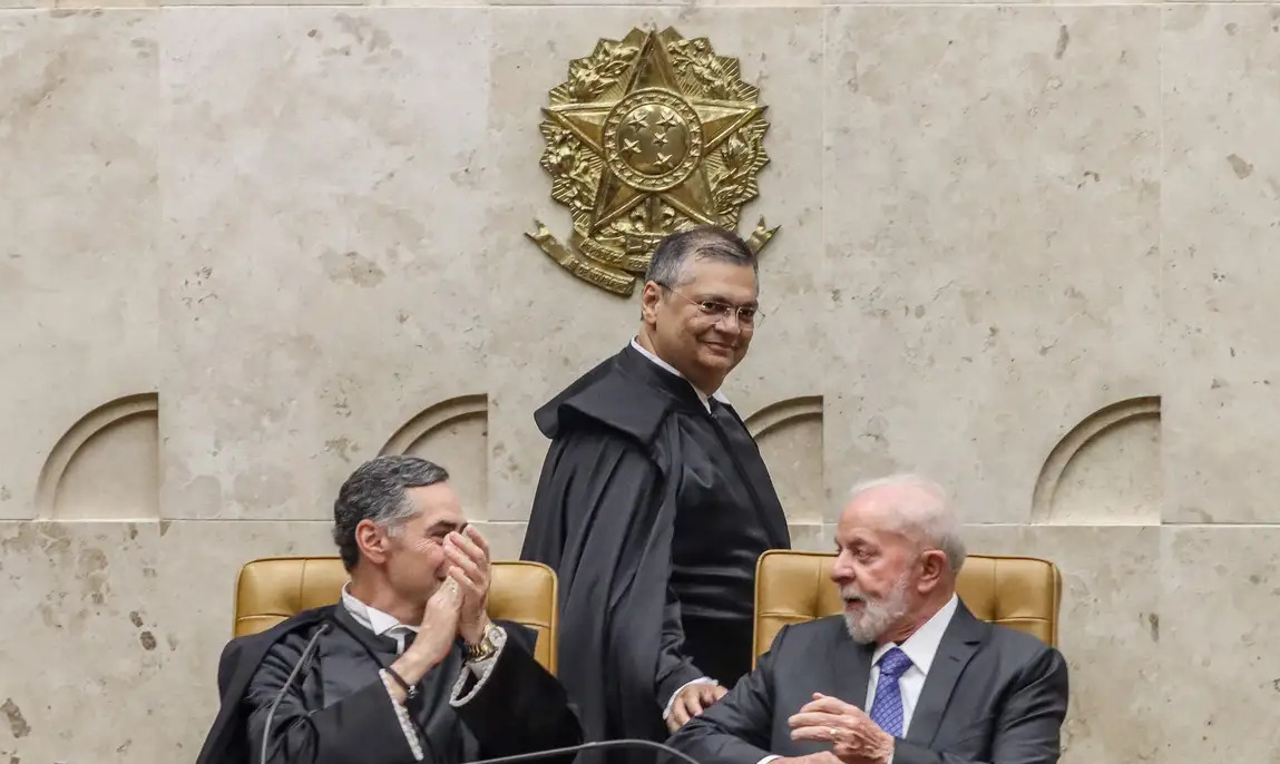 Flávio Dino toma posse como ministro do Supremo Tribunal Federal