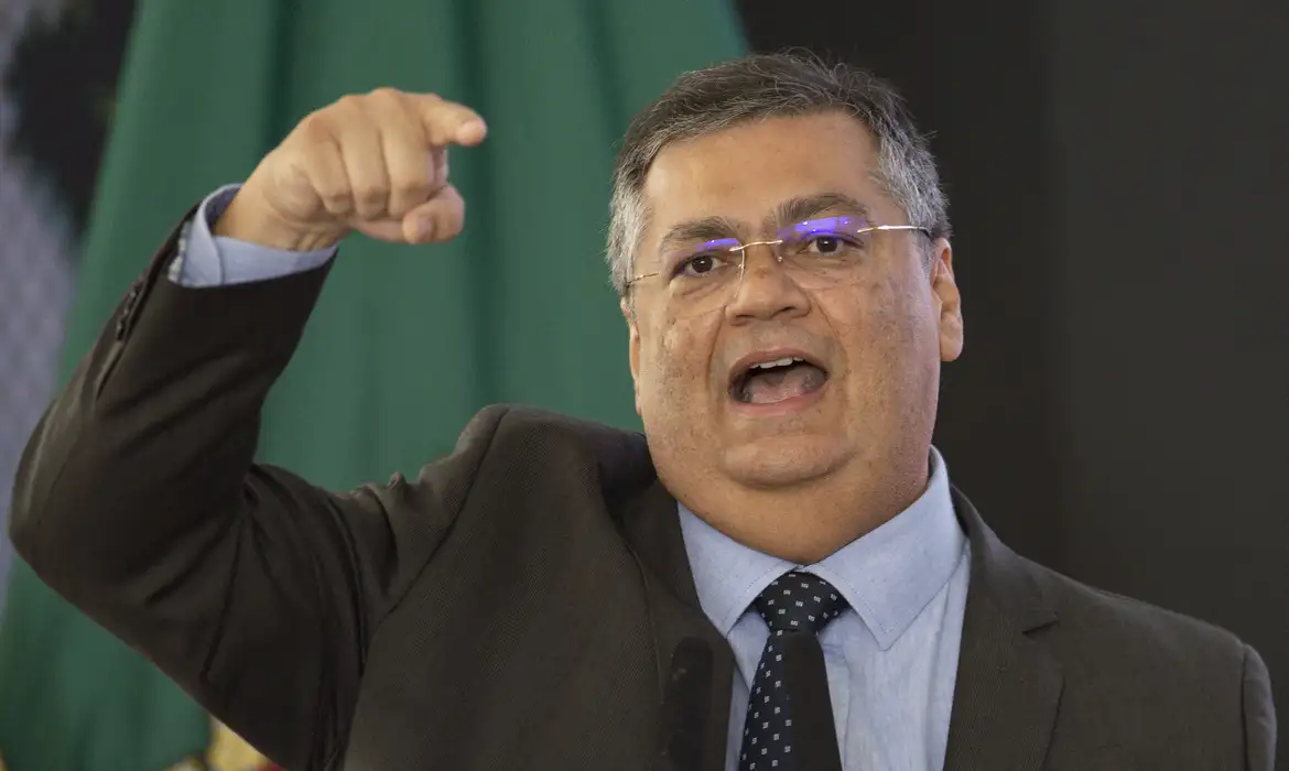 Dino critica relatório que aponta aumento da corrupção no Brasil 