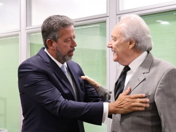 Lewandowski faz “visita de cortesia” a Arthur Lira na Câmara