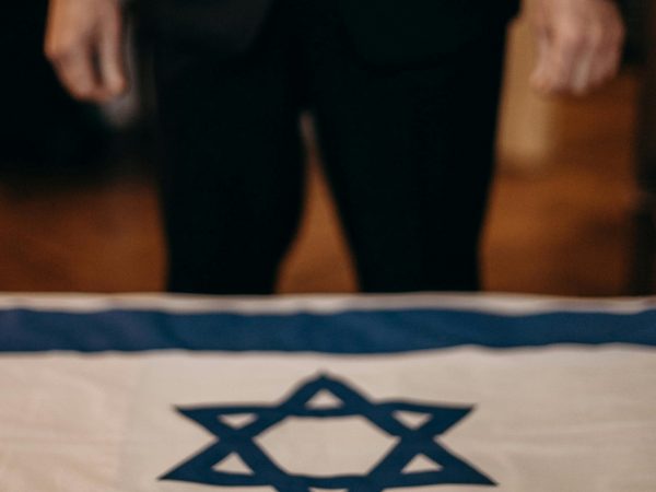 Israel quer acordo de trégua, mas Hamas precisa recuar de ‘demandas lunáticas’, diz Netanyahu