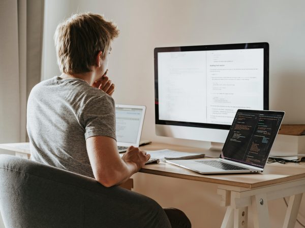 Programa de formação para gestores e empreendedores acontece gratuitamente