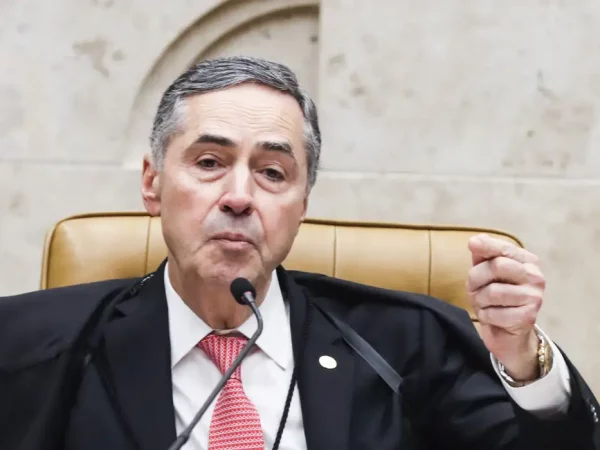 Barroso mantém Moraes à frente de inquérito sobre golpe de Estado