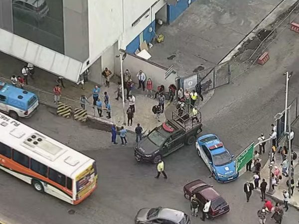 Sequestrador de ônibus no Rio se entrega à polícia