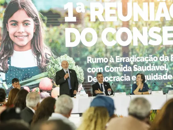 Lula regulamenta iniciativas para melhorar o acesso à alimentação