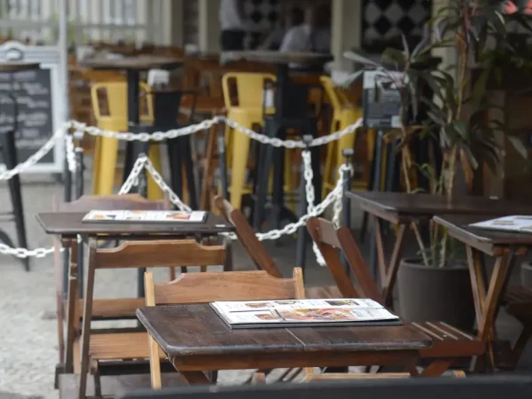 Número de bares e restaurantes com prejuízo em janeiro aumenta 60%