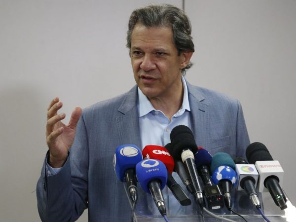 Déficit zero depende do crescimento econômico, diz Haddad