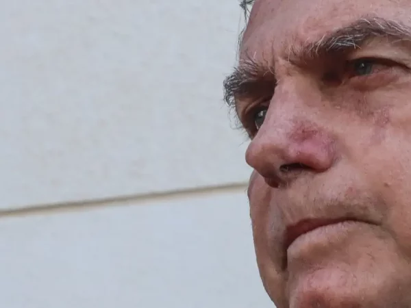 Bolsonaro se hospedou na Embaixada da Hungria após perder passaporte