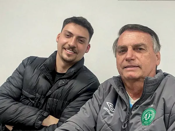 MPDF denuncia Jair Renan, filho de Bolsonaro, por lavagem de dinheiro