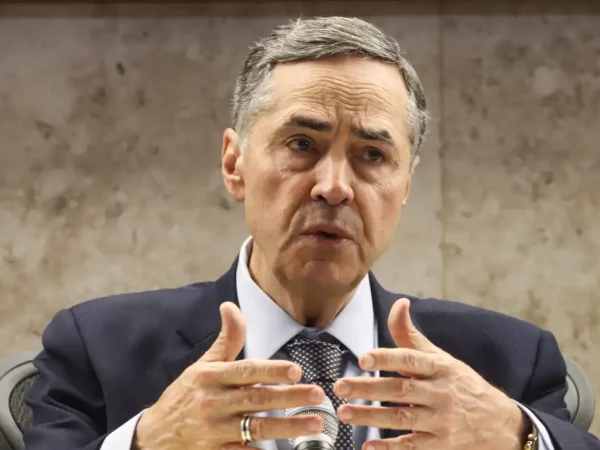 Barroso diz que risco à democracia era maior do que se pensava
