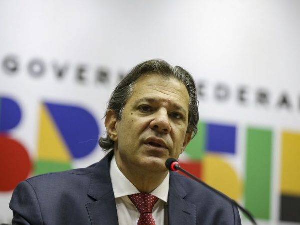 Desoneração traz risco de nova reforma da Previdência, diz Haddad