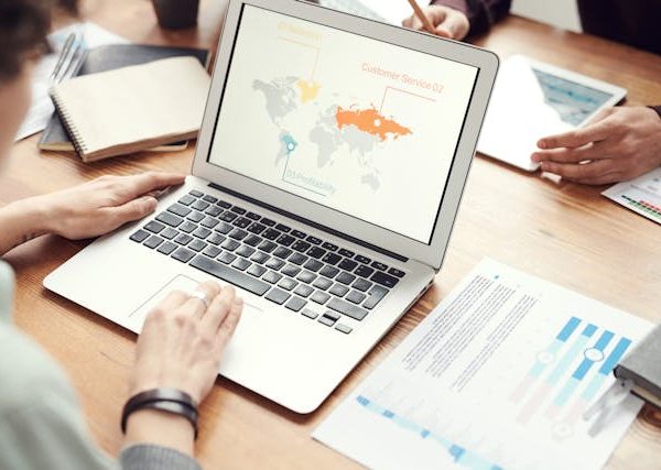Brasil lidera crescimento global da Creator Economy, segundo estudo