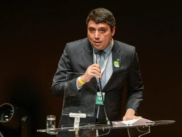 Presidente do Conselho de Administração da Petrobras é reeleito