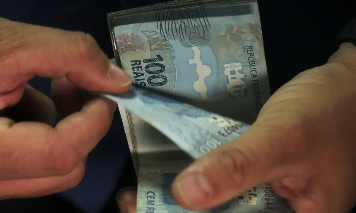 Inflação de serviços desacelera para 5,09% em 12 meses, diz IBGE