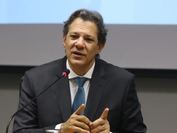 Haddad diz que equipe mira retomar patamar de arrecadação em relação ao PIB para 18,5%