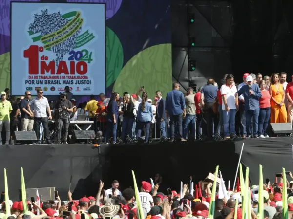 Lula sanciona lei que altera tabela do Imposto de Renda