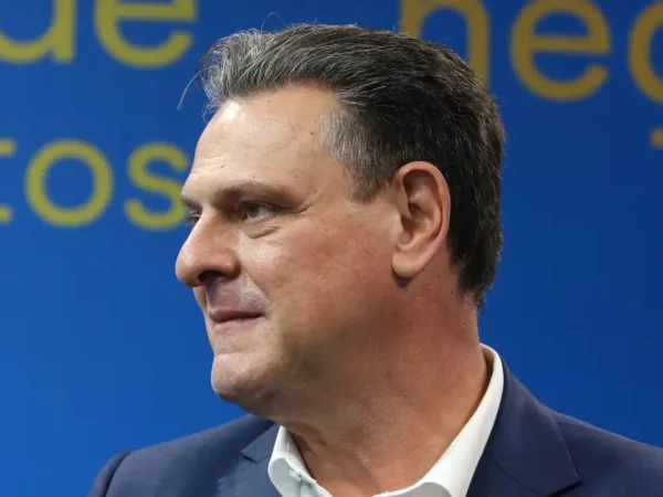 Governo não vai competir com produtores gaúchos de arroz, diz Fávaro