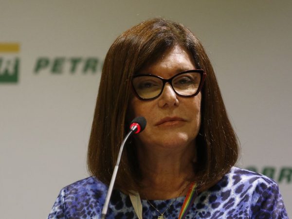 Nova presidente da Petrobras defende políticas de preços em vigor