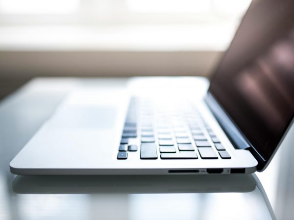 Presidente da Anatel defende que órgão regule as plataformas digitais