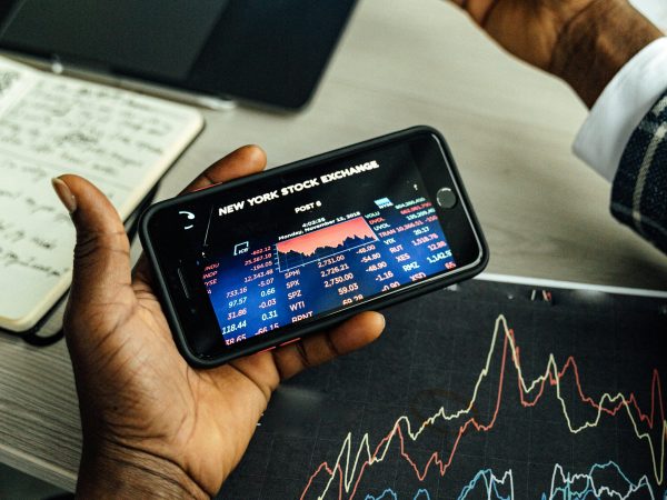 Mercado eleva para 2,09% projeção de expansão da economia em 2024