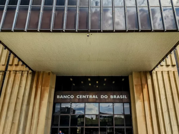 Mercado eleva previsão da inflação de 3,96% para 3,98% em 2024