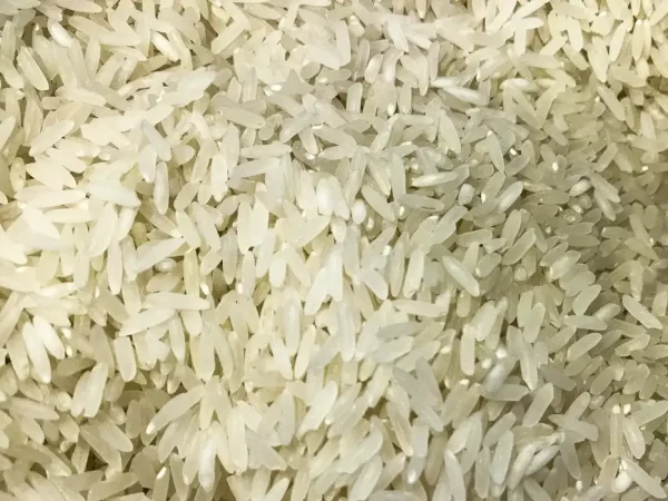 Pequenos e grandes mercados receberão arroz importado pelo governo