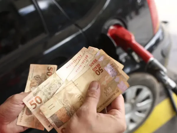 Dia Livre de Impostos reforça debate sobre reforma tributária
