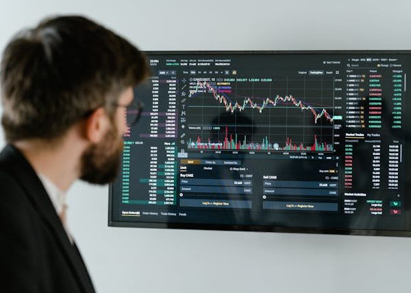 Ibovespa inicia junho em leve baixa de 0,05%, aos 122 mil pontos