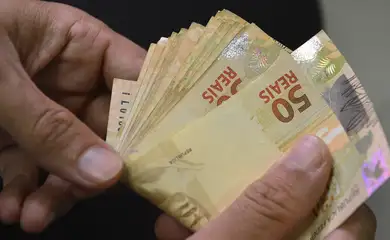 Relator da LDO de 2025 procura ministros e diz que apresentará parecer preliminar no dia 12