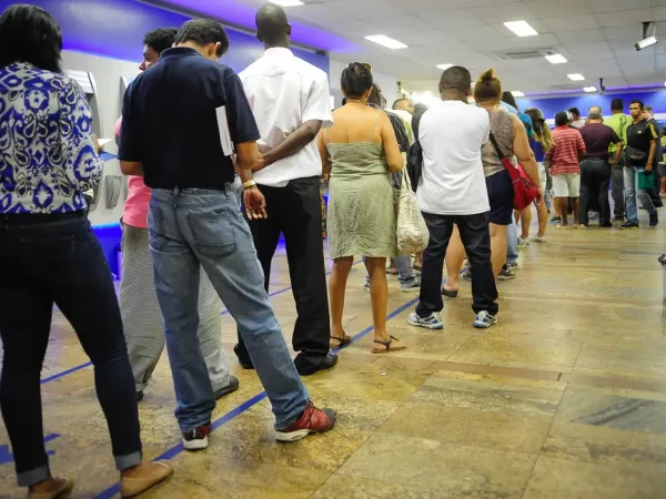 Extratos bancários terão termos padronizados a partir de segunda-feira