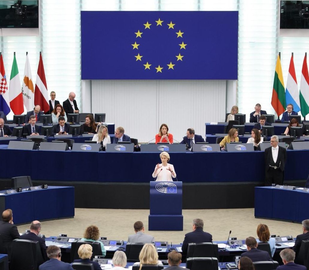 Von der Leyen conquista segundo mandato como presidente da Comissão Europeia